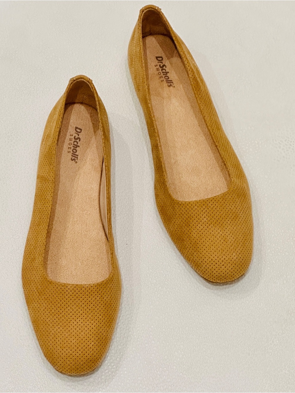 🤎Dr. Scholl's Mustard Perforated Suede Ballet Flats🌼 - Picture 7 of 12